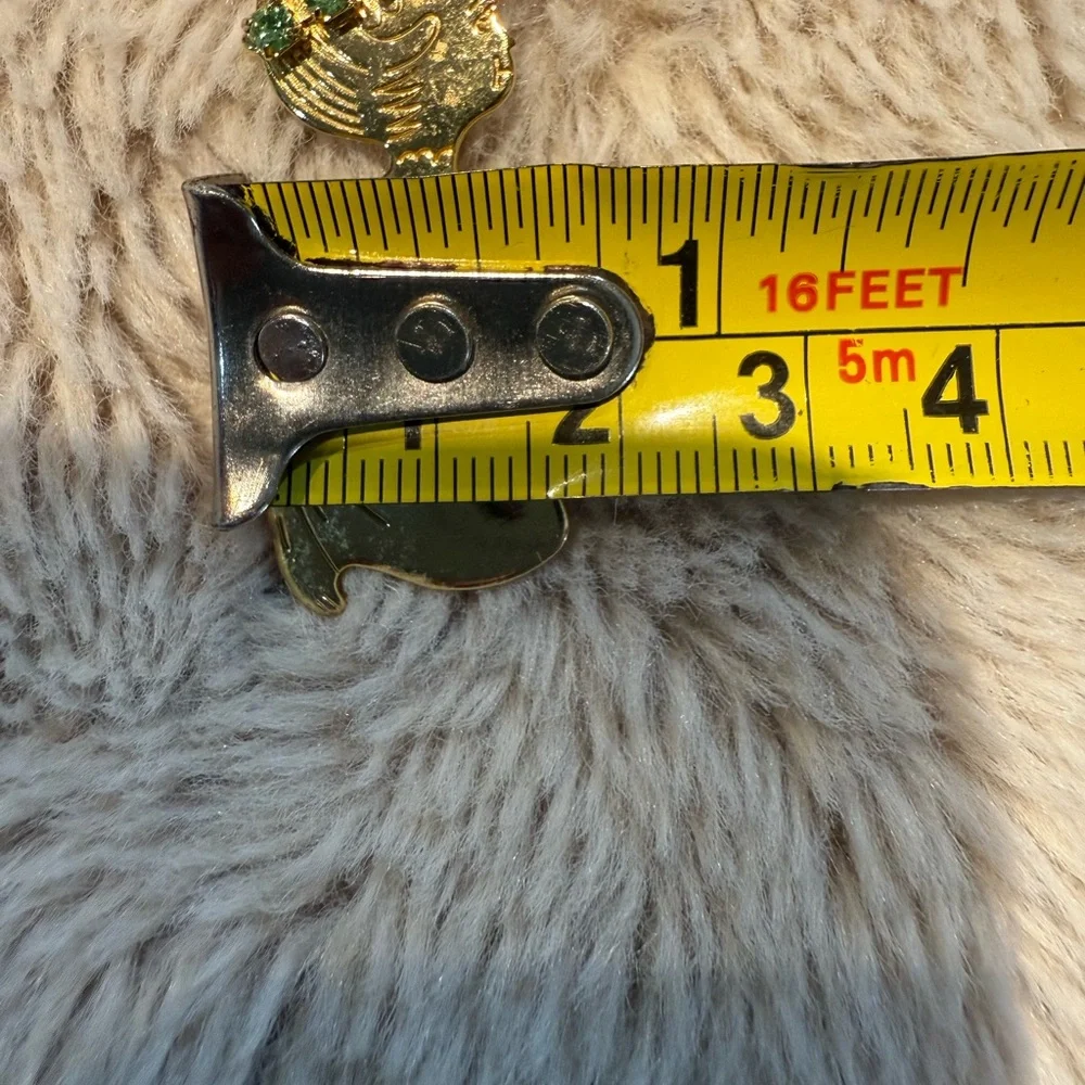 Vintage Gold Tone‎ Costume Green Rhinestone Angel Praying Pin 1.5”